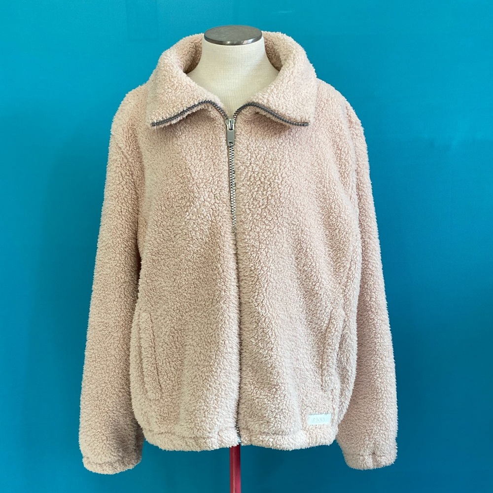 🌴 3 for $17! DKNY teddy bear jacket.